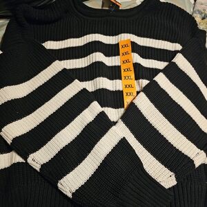 GAP Black and White Striped Crew Neck Sweater